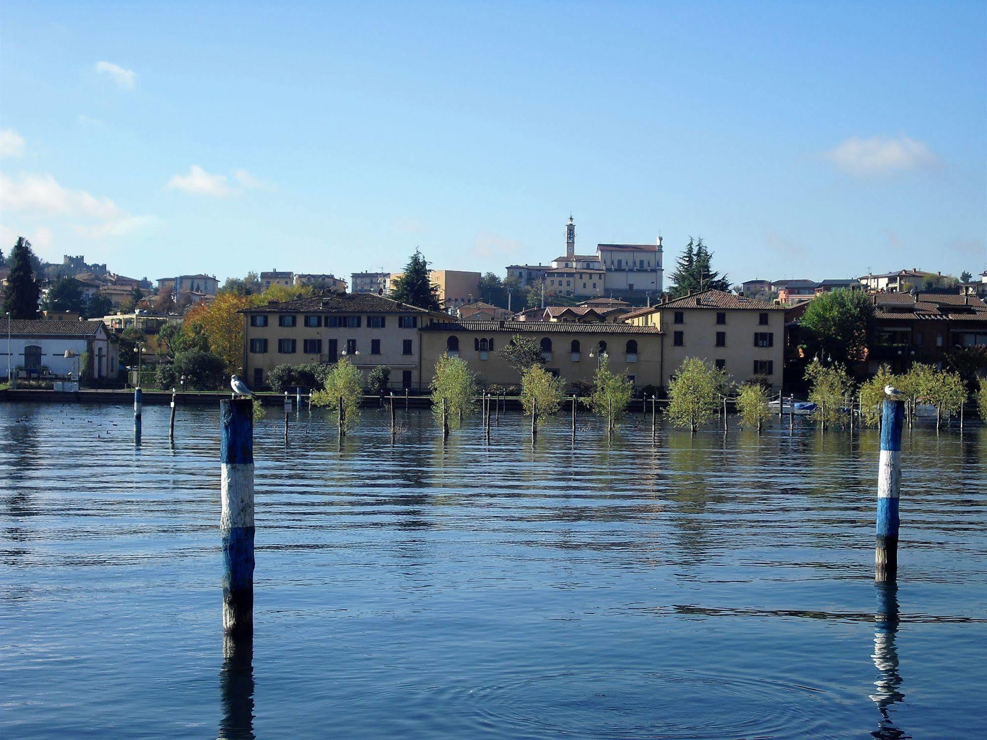 Hotel Sebino Sarnico Exterior photo